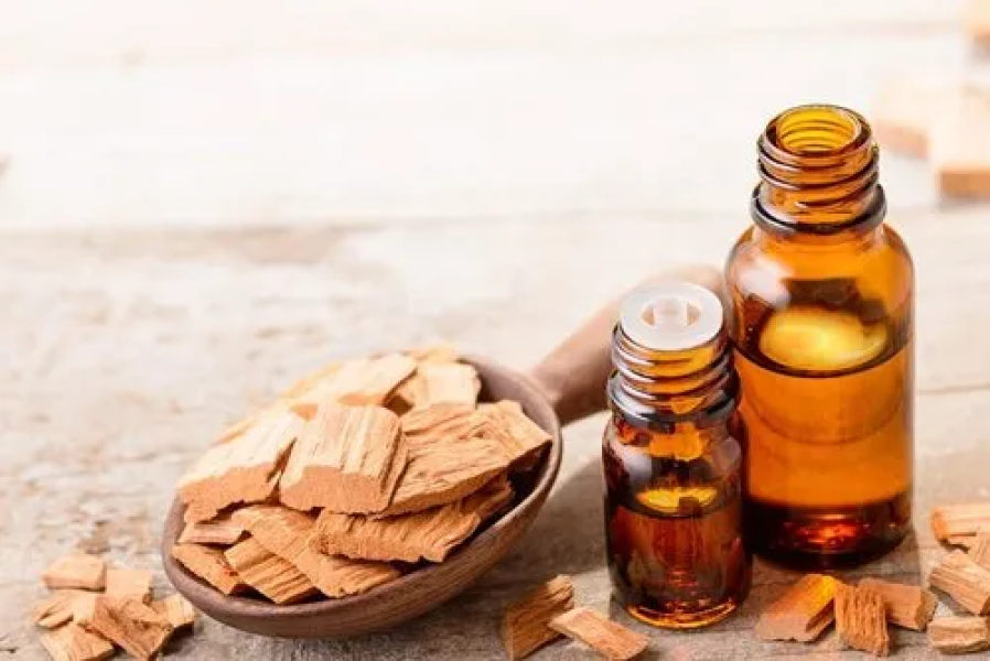 Buy Bulk Sandalwood Essential Oil | Sandalwood Oil Manufacturers