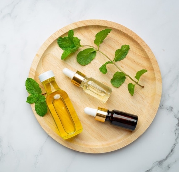 Mentha Piperita Oil (Bulk Buy  Peppermint Oil in USA)